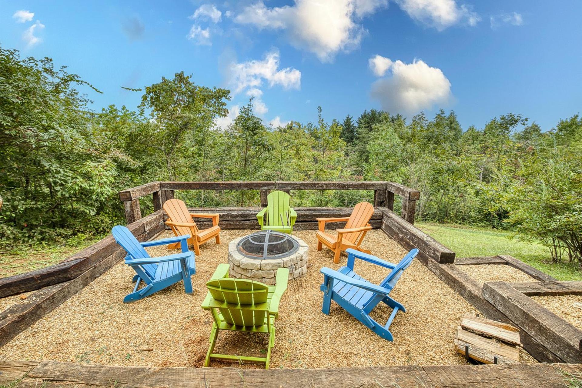 Sky High Lodge By Bk Stays. Large Cabin. Amazing Views. Game Room. Jacuzzi. Six Bedrooms. Sleeps 12 블루리지 외부 사진