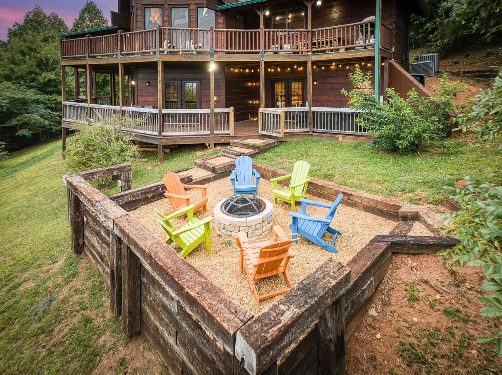 Sky High Lodge By Bk Stays. Large Cabin. Amazing Views. Game Room. Jacuzzi. Six Bedrooms. Sleeps 12 블루리지 외부 사진