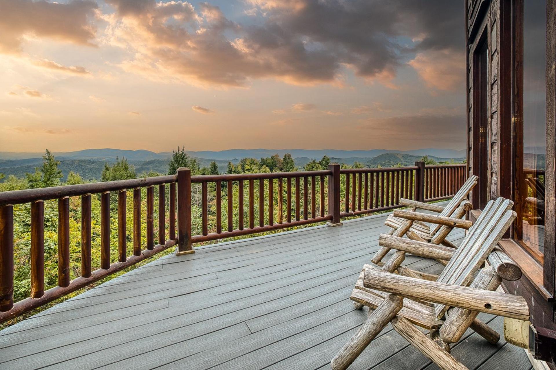 Sky High Lodge By Bk Stays. Large Cabin. Amazing Views. Game Room. Jacuzzi. Six Bedrooms. Sleeps 12 블루리지 외부 사진