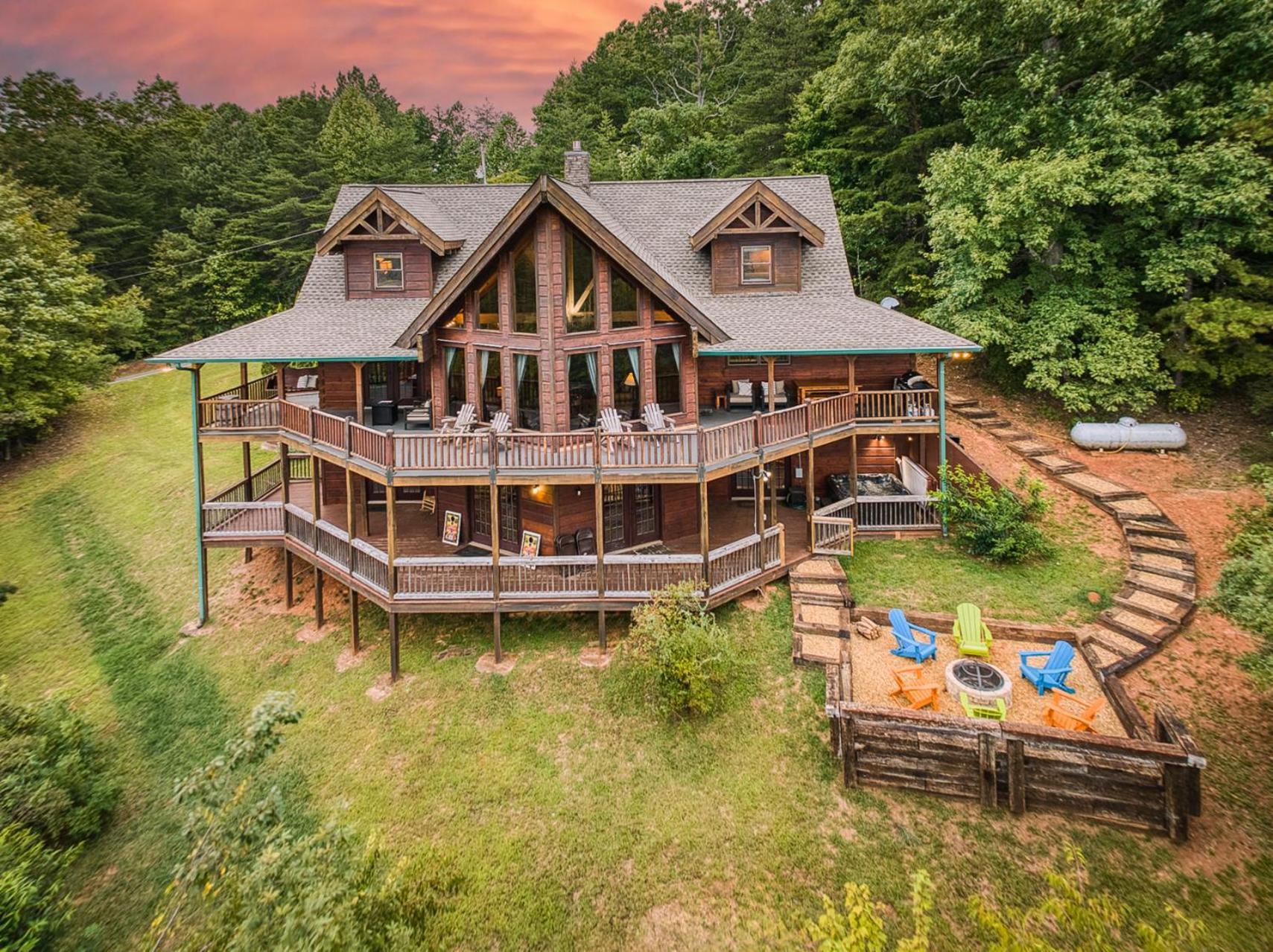 Sky High Lodge By Bk Stays. Large Cabin. Amazing Views. Game Room. Jacuzzi. Six Bedrooms. Sleeps 12 블루리지 외부 사진