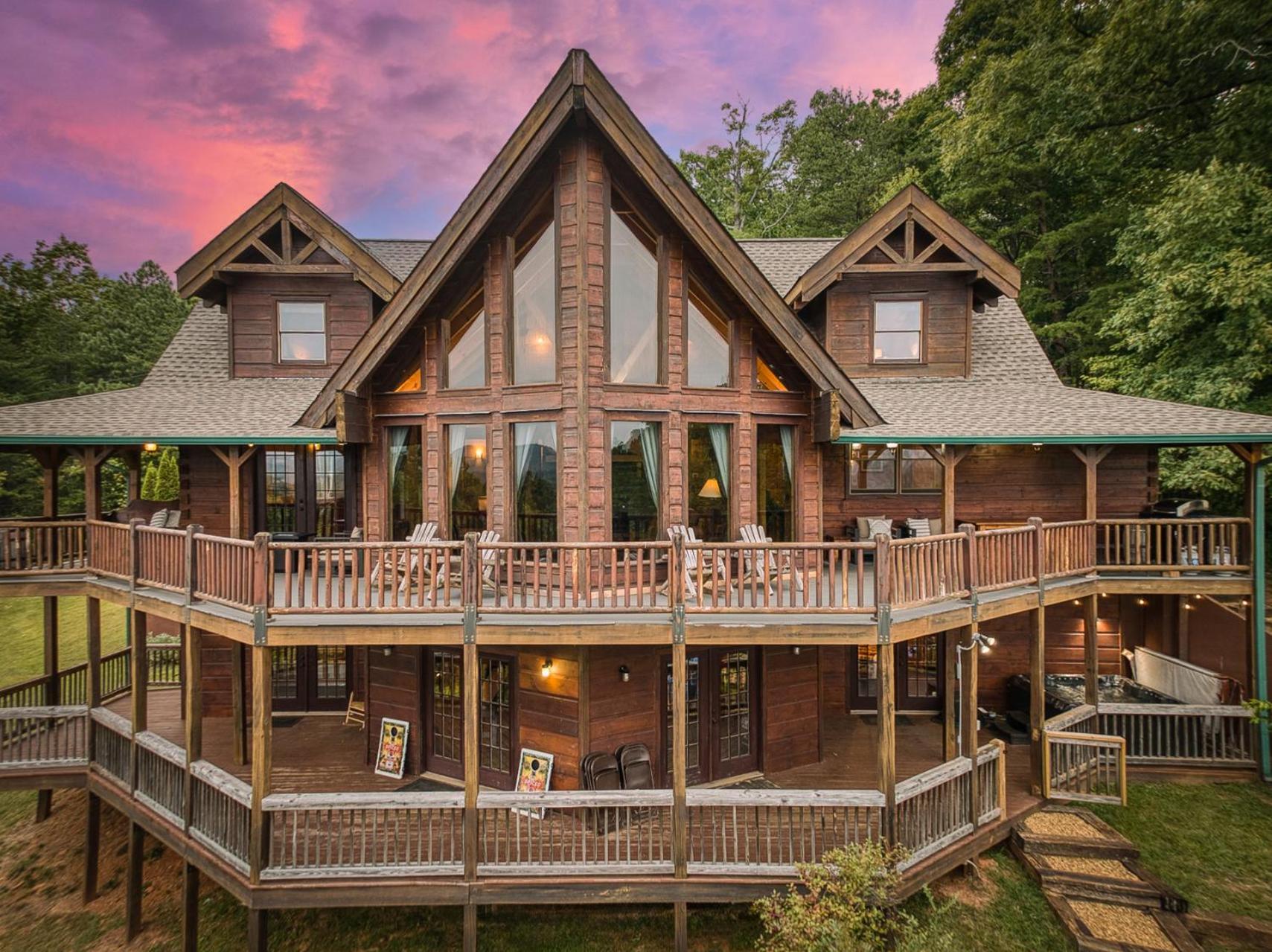 Sky High Lodge By Bk Stays. Large Cabin. Amazing Views. Game Room. Jacuzzi. Six Bedrooms. Sleeps 12 블루리지 외부 사진