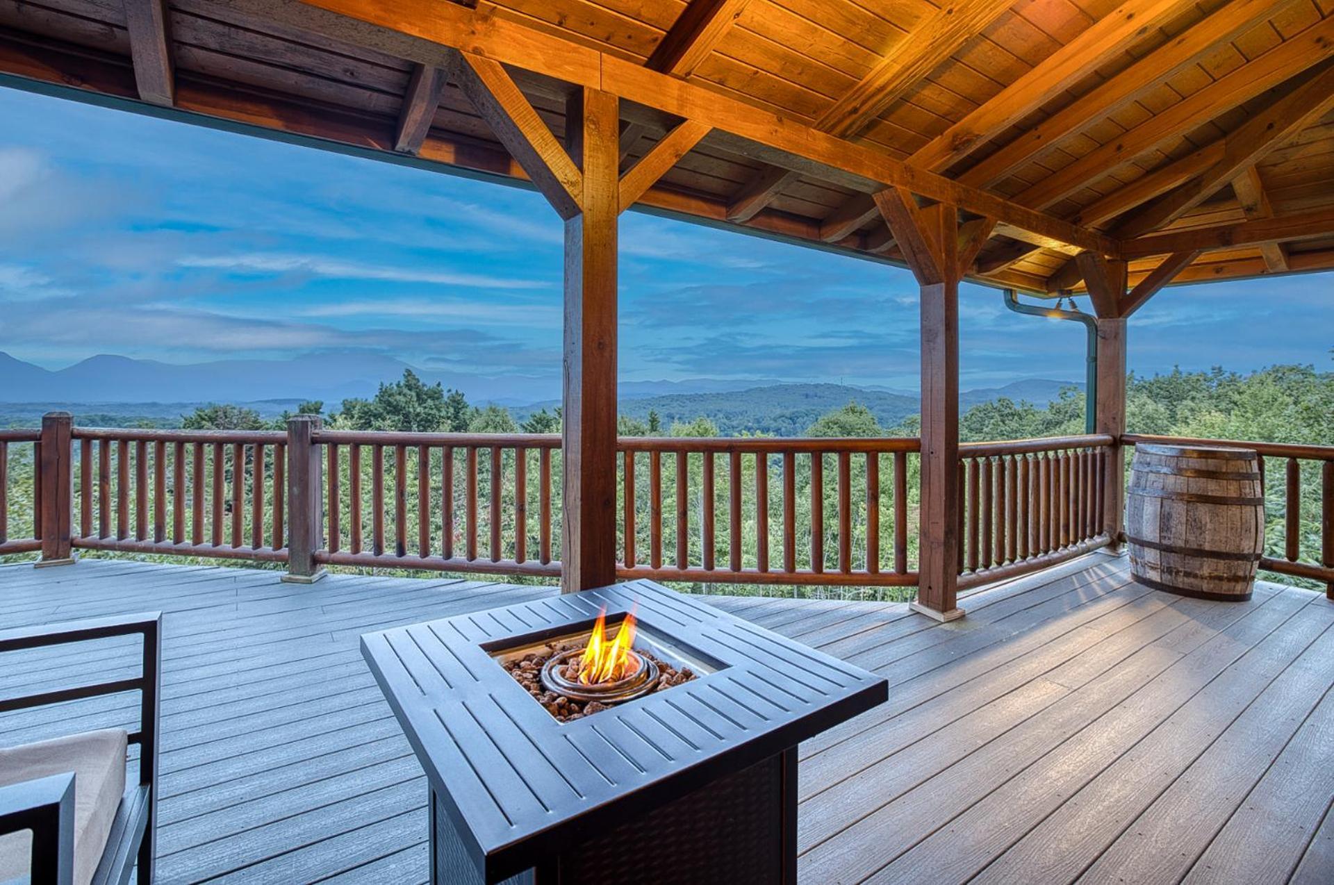 Sky High Lodge By Bk Stays. Large Cabin. Amazing Views. Game Room. Jacuzzi. Six Bedrooms. Sleeps 12 블루리지 외부 사진